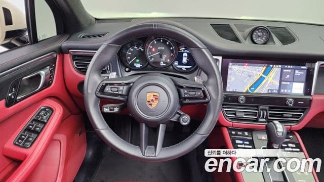 Porsche Macan 95B, 2022 13