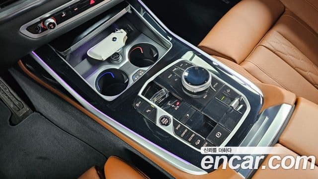 BMW X7 (G07) xDrive 40i M Sport 6인승, 2024 9