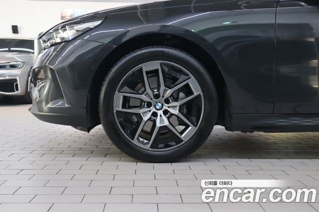 BMW 5시리즈 (G60), 2025 все фото