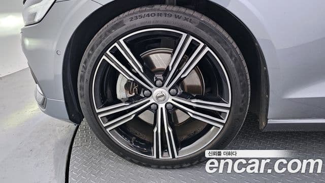 Volvo S60 3세대 T5 Inscription, 2020 все фото