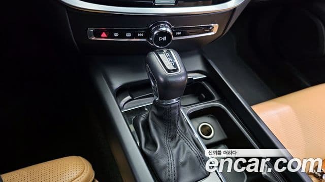 Volvo S60 3세대 T5 Inscription, 2020 9