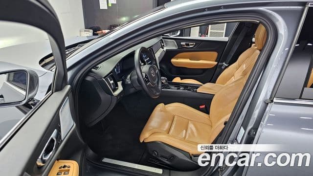 Volvo S60 3세대 T5 Inscription, 2020 10