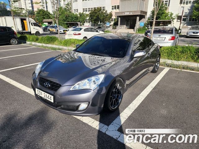 Hyundai Genesis купе 200 турбо P, 2010 1