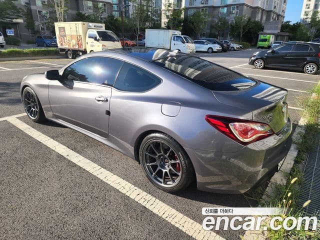 Hyundai Genesis купе 200 турбо P, 2010 2