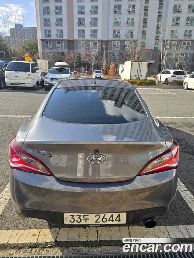Hyundai Genesis купе 200 турбо P, 2010 4