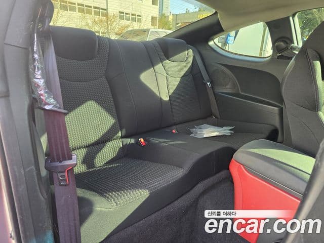 Hyundai Genesis купе 200 турбо P, 2010 11