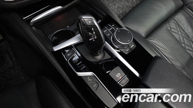 BMW 5시리즈 (G30) 520d M Sport Plus, 2020 9