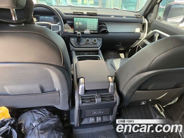 Land Rover Defender (L663) 110 D250 SE, 2023 8