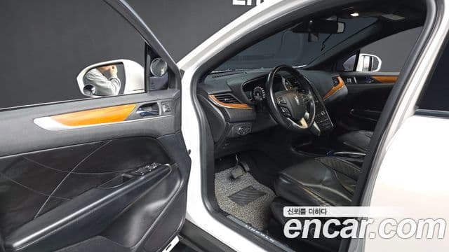 Lincoln MKC, 2019 10