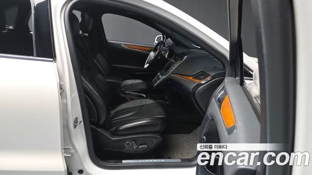 Lincoln MKC, 2019 11