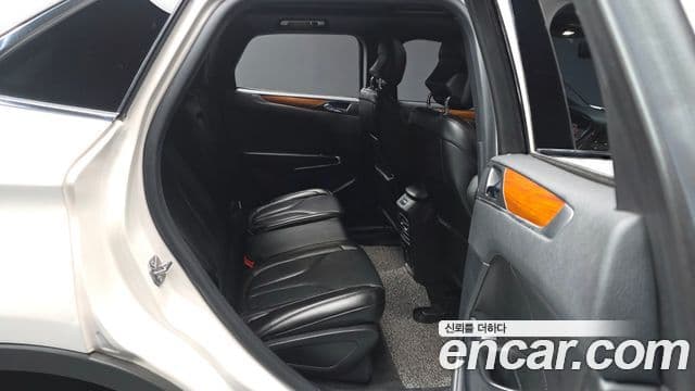 Lincoln MKC, 2019 12