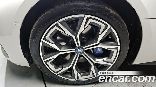 BMW i4 eDrive40 M Sport, 2023 все фото