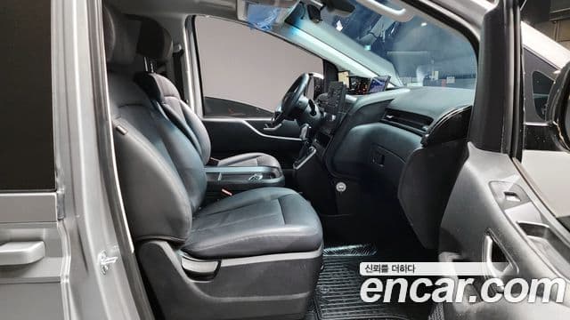 Hyundai Staria Modern, 2024 10