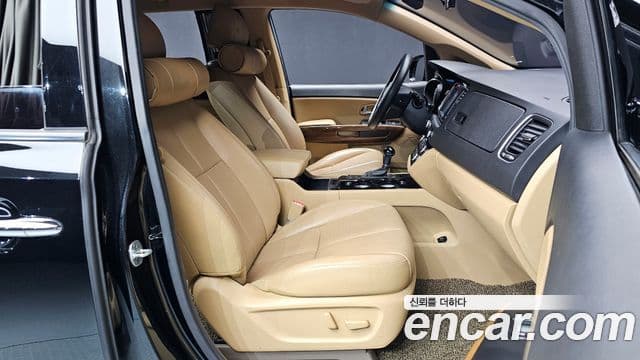 Kia All New Carnival Noblesse, 2016 10