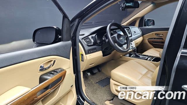 Kia All New Carnival Noblesse, 2016 11