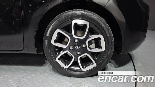 Kia The / новый New Ray Signature, 2021 все фото