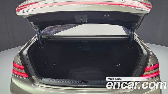 Genesis G90 Luxury, 2019 20