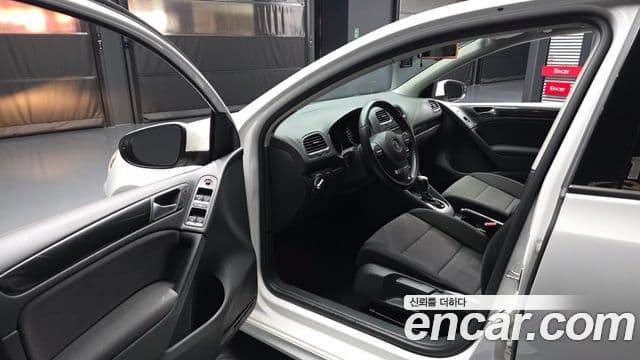 Volkswagen Гольф 6세대 1.6 TDI BlueMotion Style Edition, 2013 10