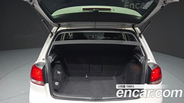 Volkswagen Гольф 6세대 1.6 TDI BlueMotion Style Edition, 2013 20