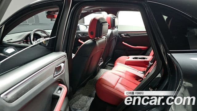 Porsche Macan 95B, 2021 11