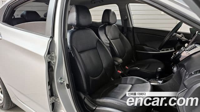 Hyundai Accent(новый кузов / новое поколение) Premier, 2012 10