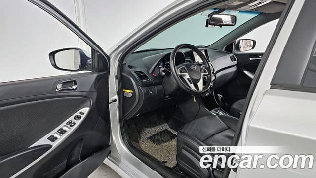 Hyundai Accent(новый кузов / новое поколение) Premier, 2012 11