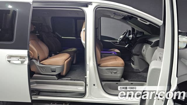 Hyundai Staria Inspiration, 2025 11