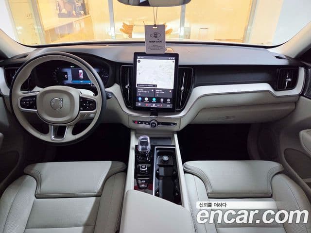 Volvo XC60 2세대 T8 Ultra Bright, 2026 7