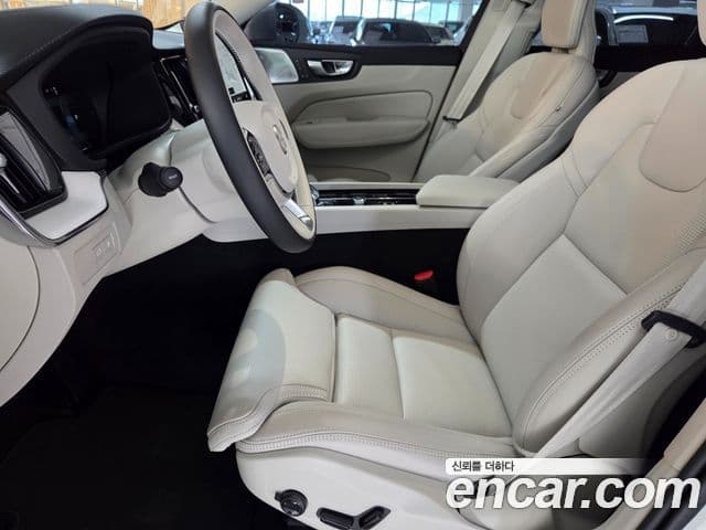 Volvo XC60 2세대 T8 Ultra Bright, 2026 10