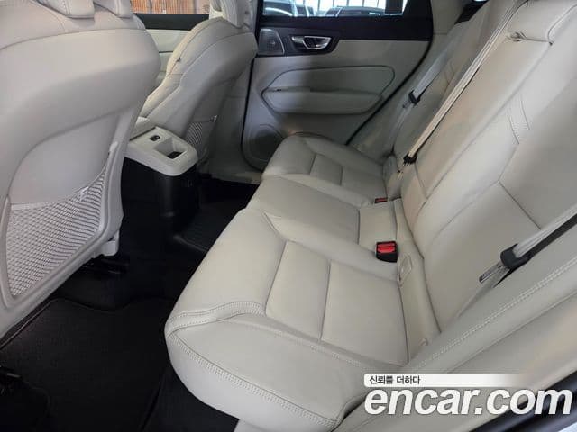 Volvo XC60 2세대 T8 Ultra Bright, 2026 11