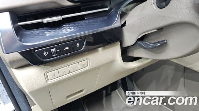 Kia Carnival 4세대 Signature, 2021 11