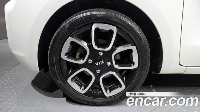 Kia The / новый New Ray Signature, 2021 все фото