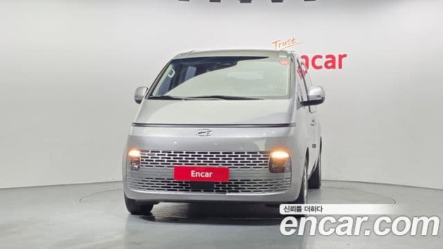 Hyundai Staria Modern, 2023 3
