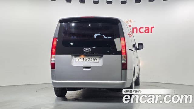 Hyundai Staria Modern, 2023 4