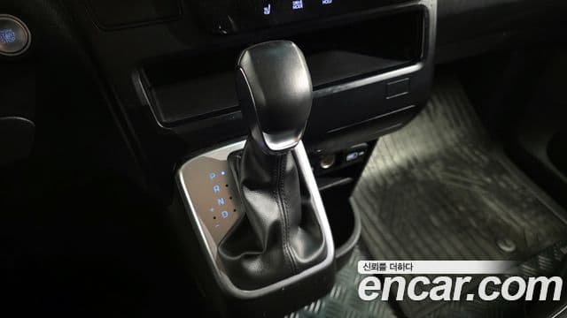 Hyundai Staria Modern, 2023 9