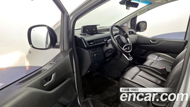 Hyundai Staria Modern, 2023 10