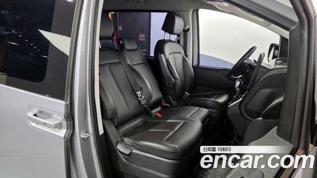 Hyundai Staria Modern, 2023 12