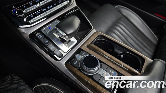 Genesis EQ900 Prestige, 2016 9