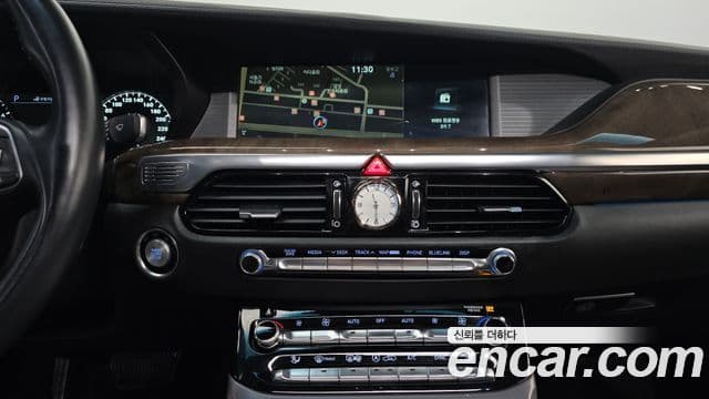 Genesis EQ900 Prestige, 2016 15