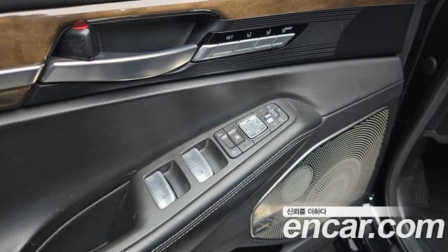 Genesis EQ900 Prestige, 2016 17