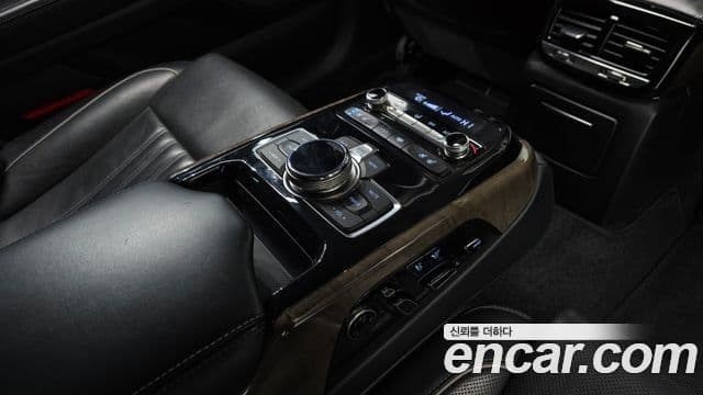 Genesis EQ900 Prestige, 2016 18