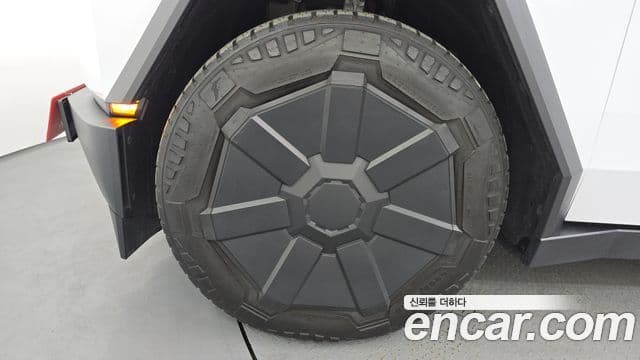 Tesla 사이버트럭, 2024 все фото