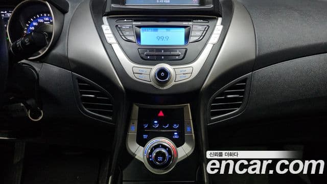 Hyundai Avante MD M16 GDI Deluxe, 2012 14