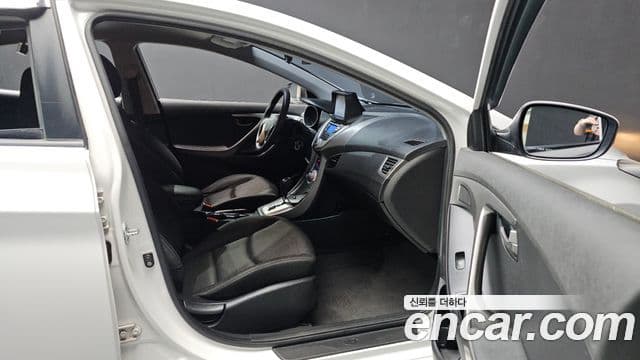 Hyundai Avante MD M16 GDI Deluxe, 2012 18