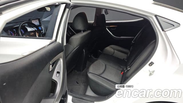 Hyundai Avante MD M16 GDI Deluxe, 2012 19