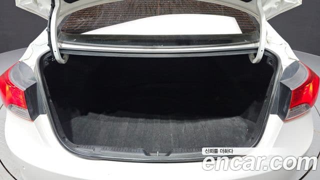 Hyundai Avante MD M16 GDI Deluxe, 2012 20