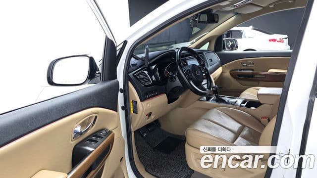 Kia All New Carnival Noblesse, 2016 11