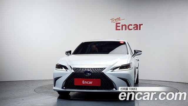 Lexus ES300h 7세대 Luxury Plus, 2019 3