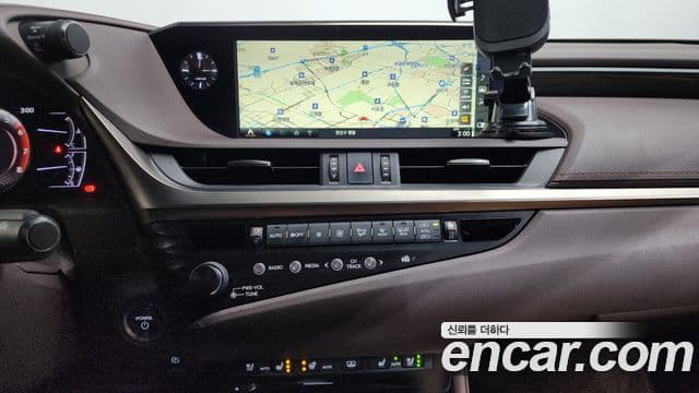Lexus ES300h 7세대 Luxury Plus, 2019 15