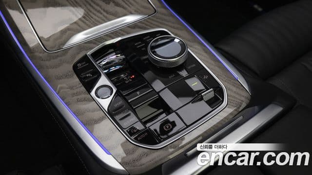 BMW X7 (G07) xDrive 40i Design Pure Excellence 6인승, 2024 9
